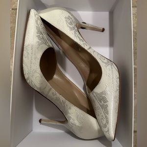 Manolo Blahnik Jacquard Heel